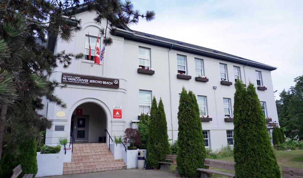 West Point Grey Hostel | HI Vancouver Jericho Beach - Hostel