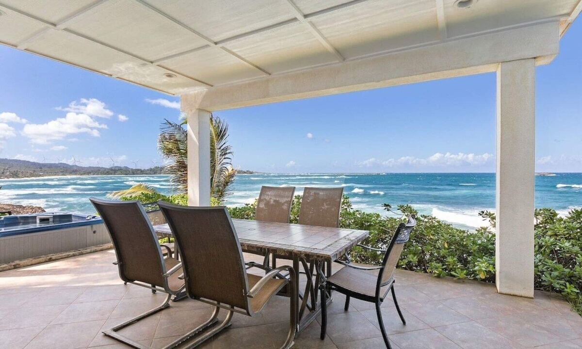 Laie House | Hibiscus Estate - Laie Point views! Hot tub! AC