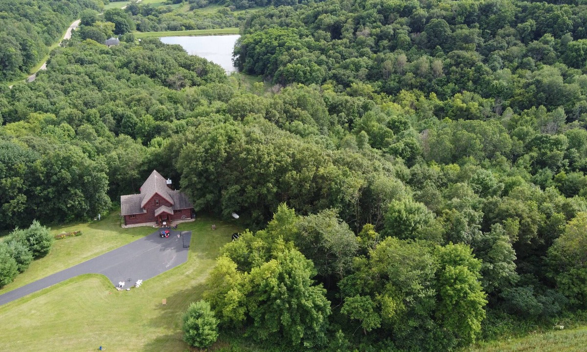 Sauk County Cabin | Hickory Ridge Log Cabin Living