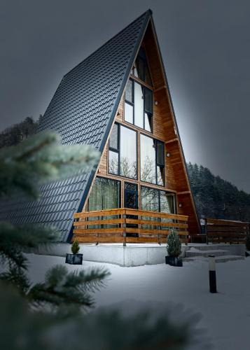Brezoi Ski Chalet | Hidden Cabin