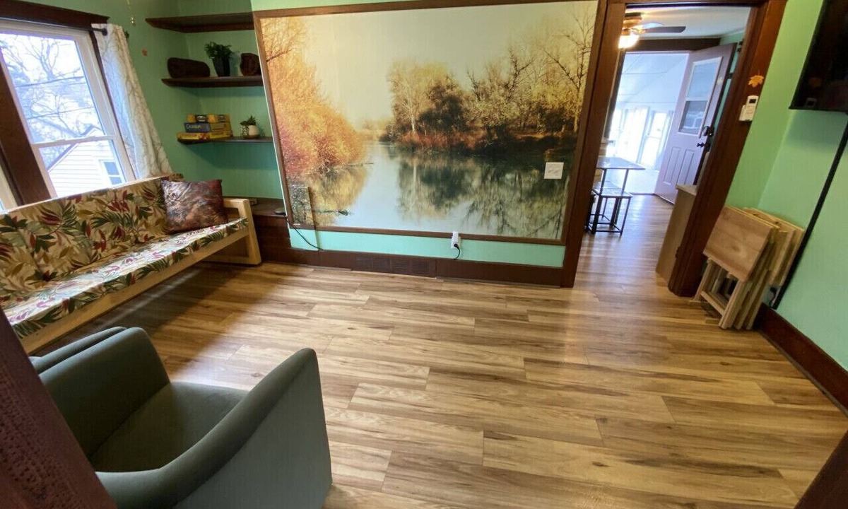 Davison Apartment | Hidden Charm Suites - R&R Suite Downtown Retreat