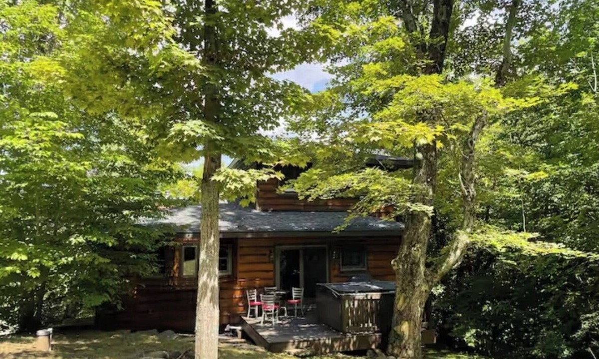 Great Valley Ski Chalet | Hidden gem 2 bedroom chalet in Ellicottville minutes from Holiday Valley-hot tub
