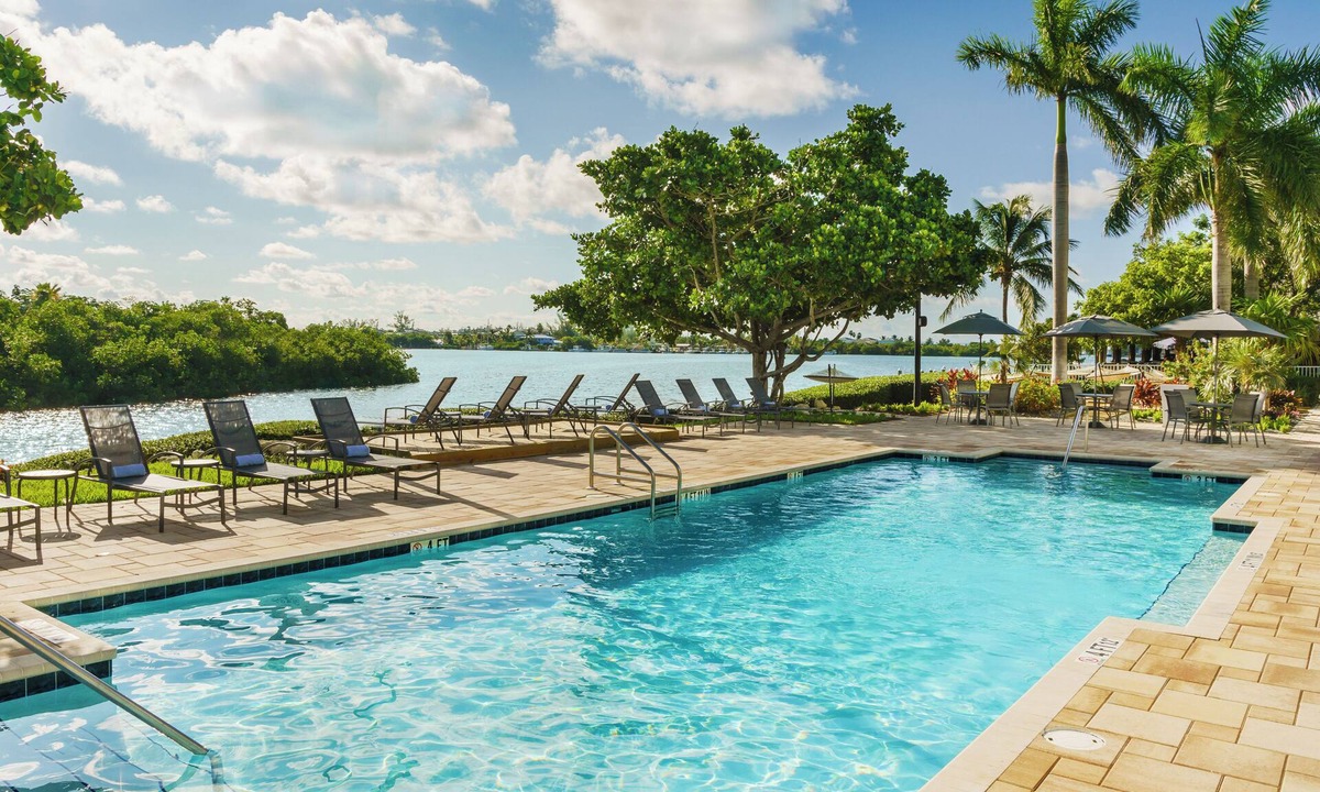 Marathon Hotel | Hidden Gem! Four Relaxing Units, Outdoor Pool, Free Breakfast!