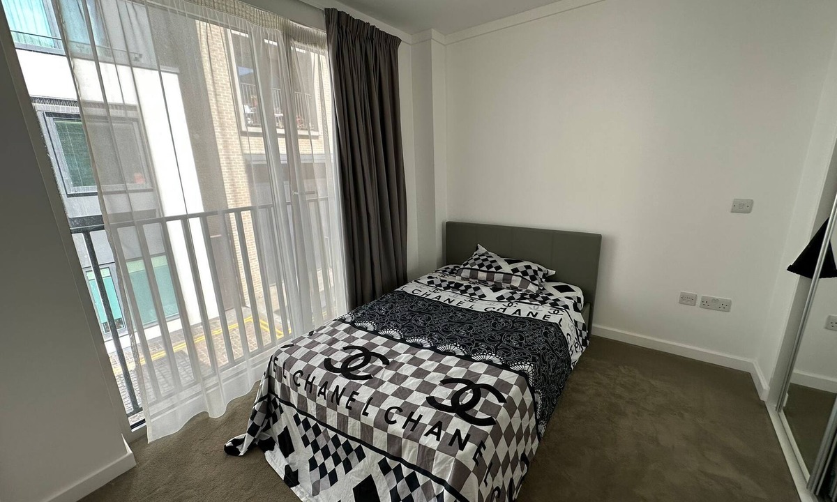 Golborne Apartment | Hidden Gem