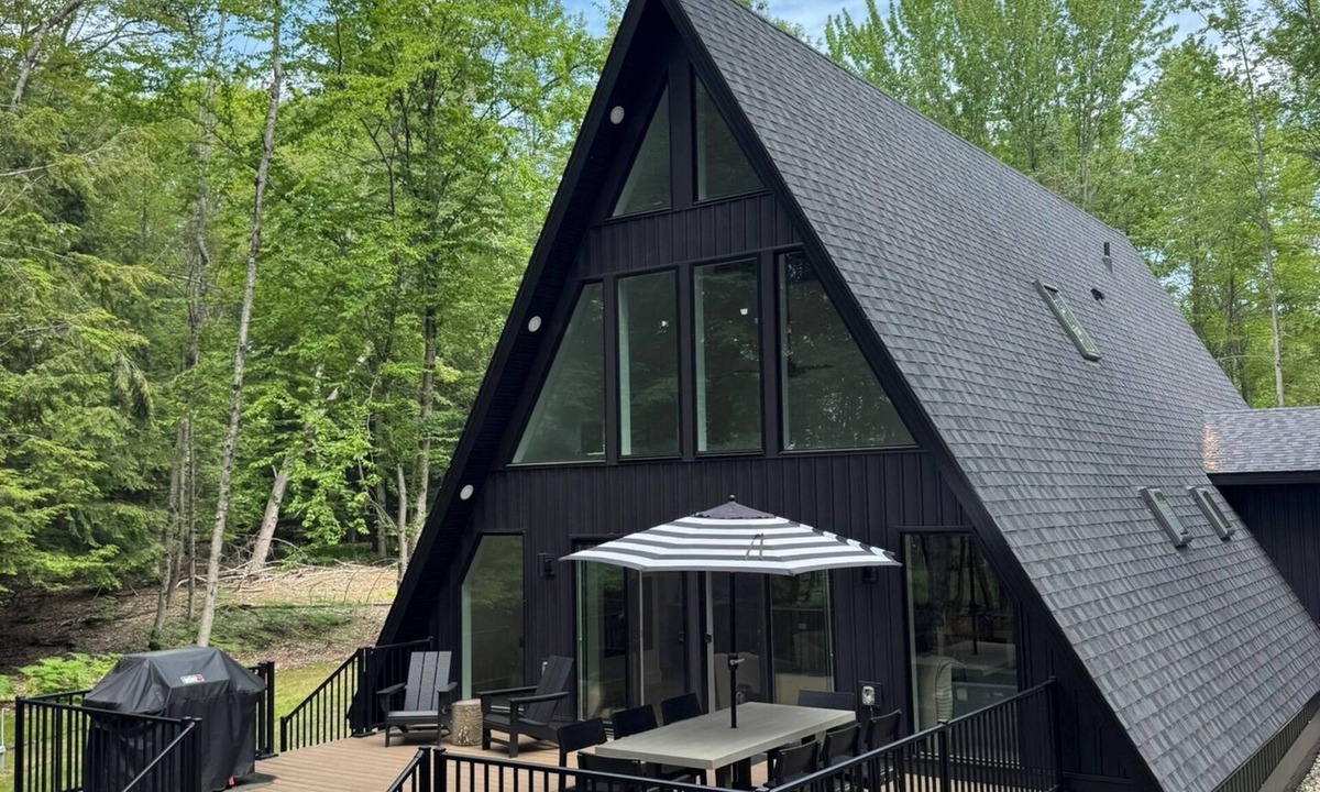 Bellaire House | Hidden gem, nestled in the woods on Lake Bellaire.