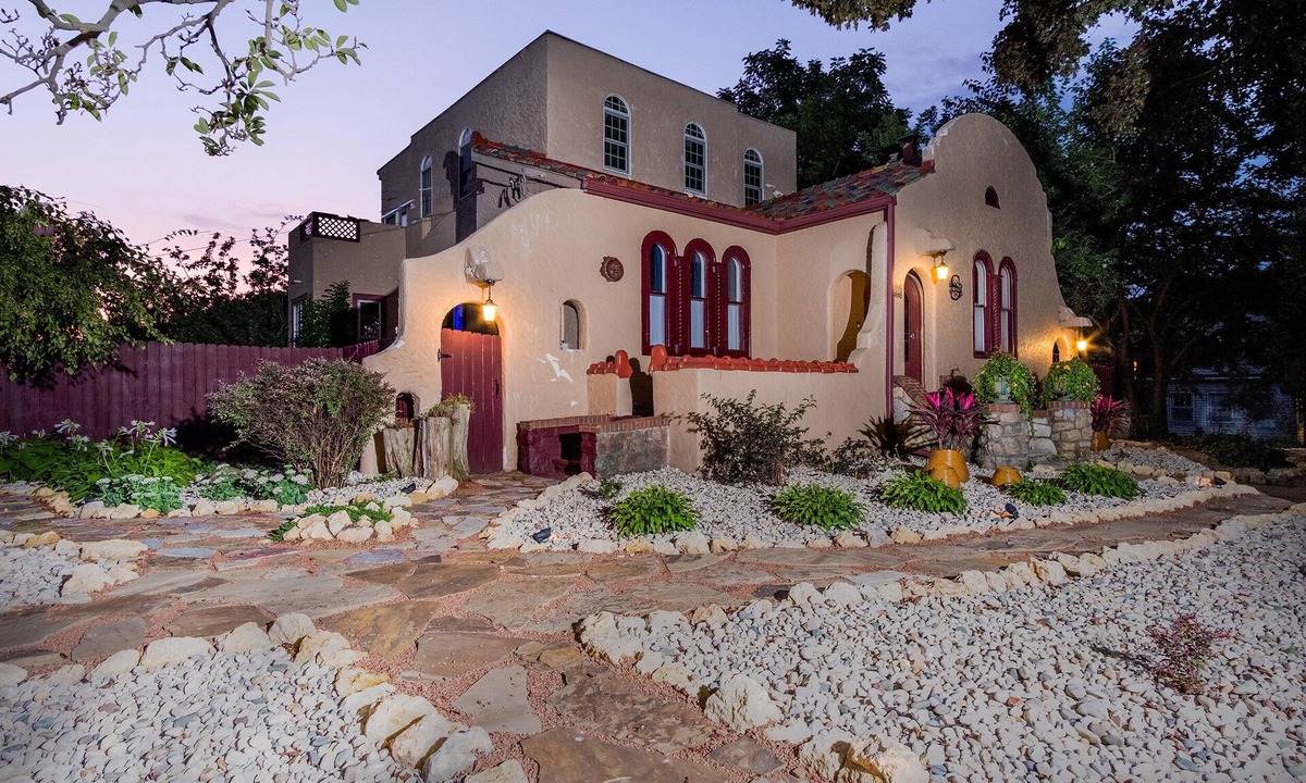 Rockford House | Hidden Gem SLEEPS 10+! Children & Pets welcomed!