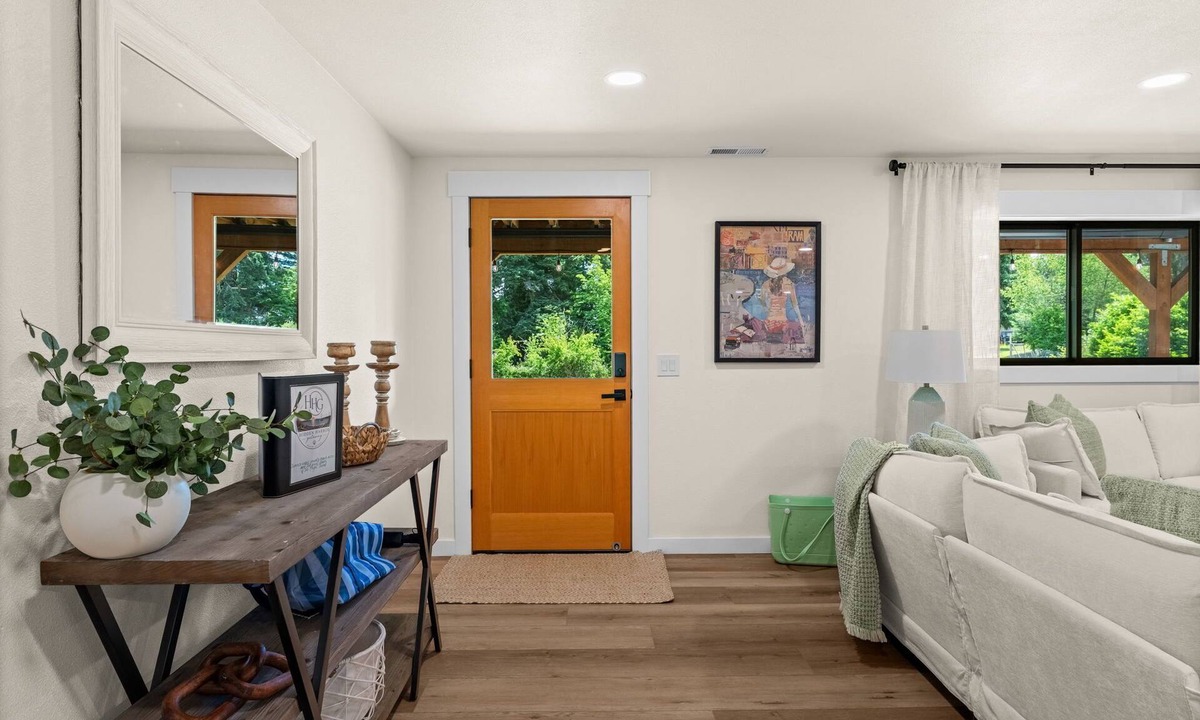Burley Apartment | Hidden Harbor Getaway-Sunrise Views-Private Beach Access