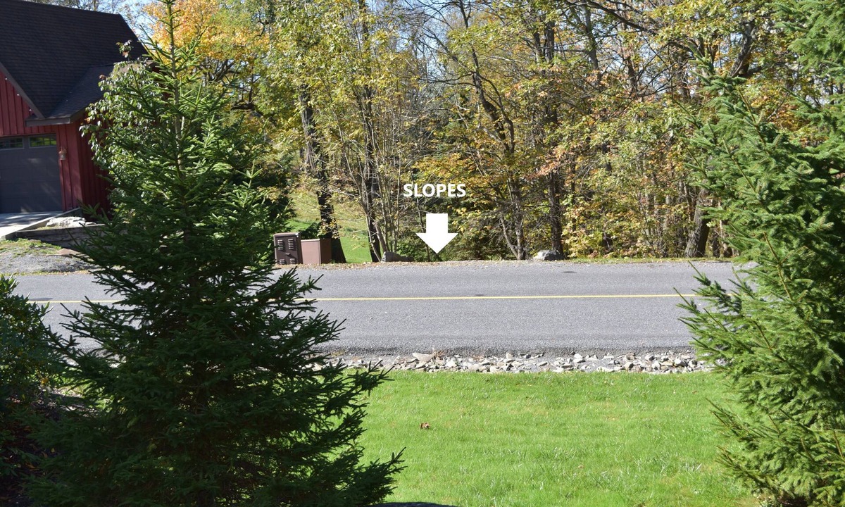 Hidden Valley Condo | Hidden Valley Ski Condo- Walk across the street to the slopes!
