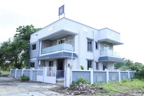 Hinjawadi House | Hide away stay