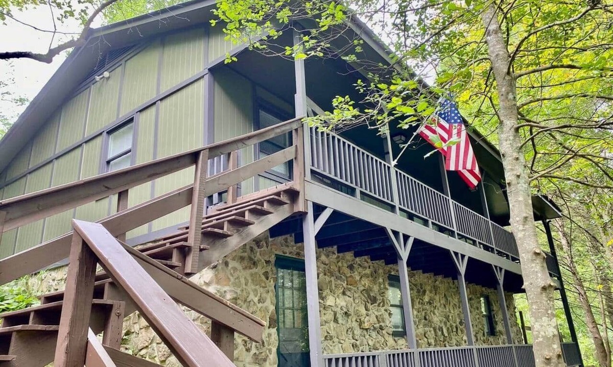Slade House | Hide Out at The Ridge *Hot Tub*