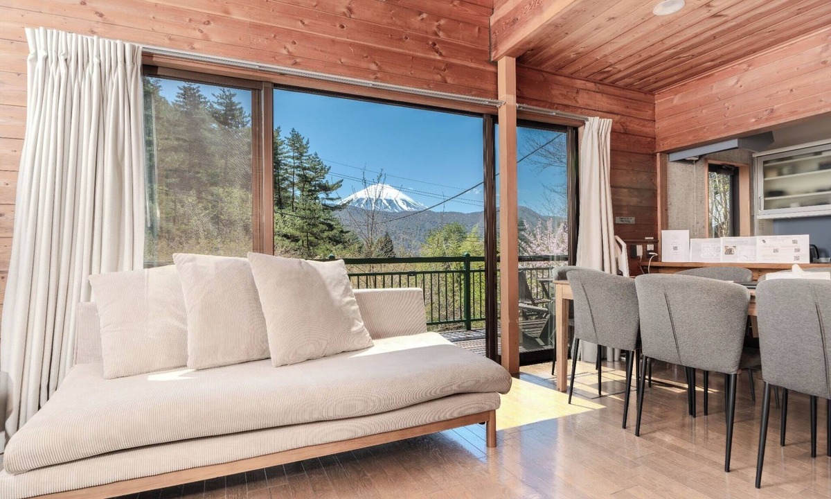 Fujikawaguchiko House | Hideaway lodge with a view of Mt Fuji Near Lake Saiko BBQ Corporate training/Minamitsurugun Yamanashi