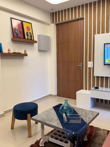 Ghaziabad Apartment | Hideaway Nest
