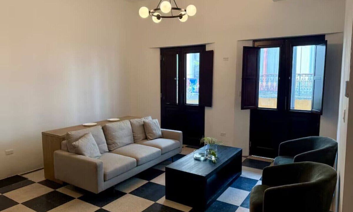 Old San Juan Apartment | High-Ceiling Flat with Street-View Balcony|SF2