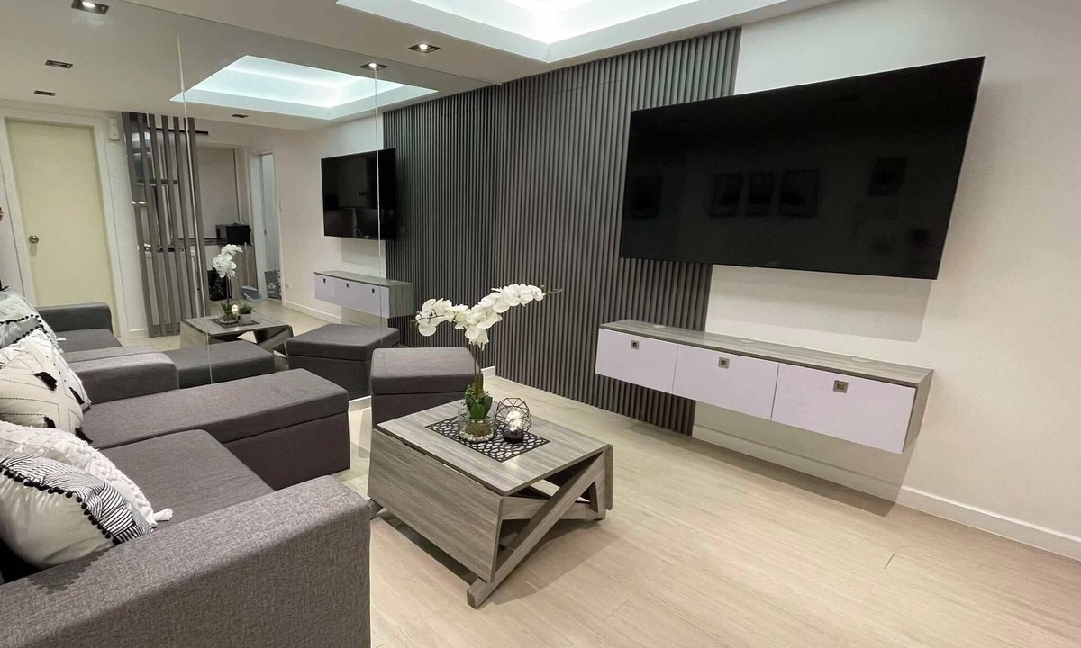 Don Bosco Condo | High-end Azure Residences 2BR Condo w/Balcony and Beach close to Manila Airport