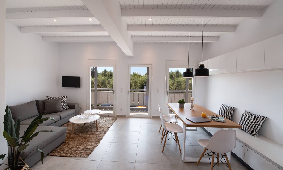 Tsoukaladhes Apartment | High-end Luxury Apartment & Convenient Location