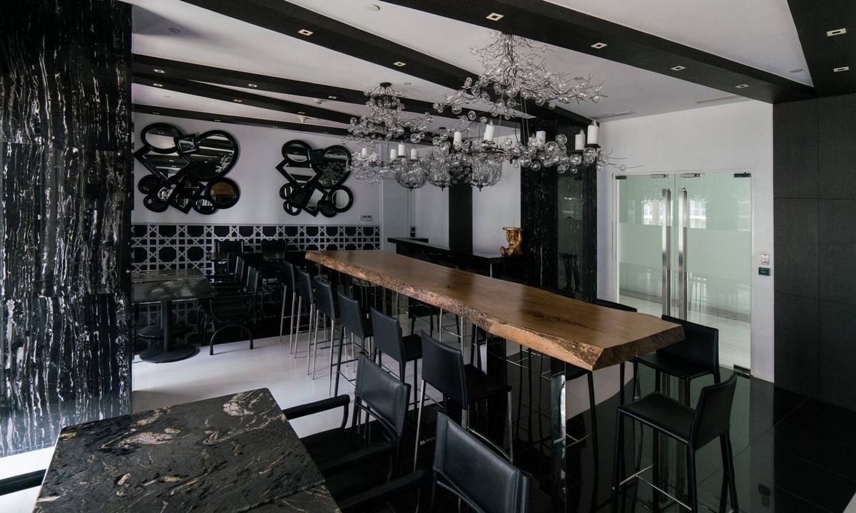 Paranaque Condo | HIGH-END SPACIOUS 2BR Condo Residential Resort Near Manila Airport