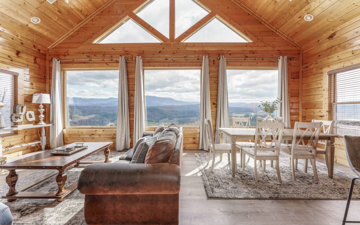 Sevierville House | High Expectations Mountain View Game Room Hot Tub