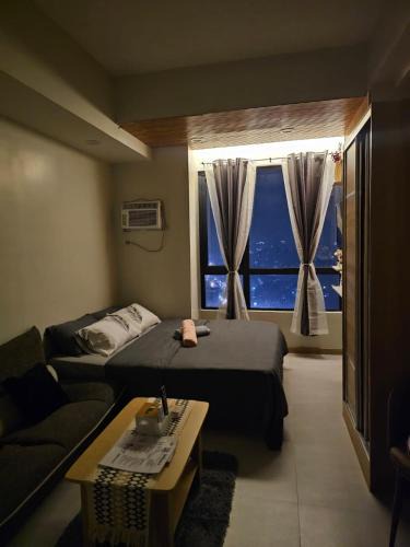 Bago Bantay Apartment | High-Floor Studio with City Views- Skystay 3803 by D