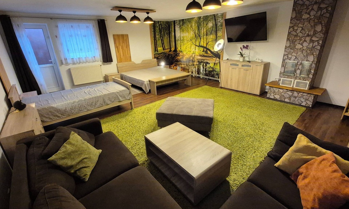 Mecklenburger Seenplatte Apartment | High-quality 120m² basement apartment in Ihlenfeld near Neubrandenburg