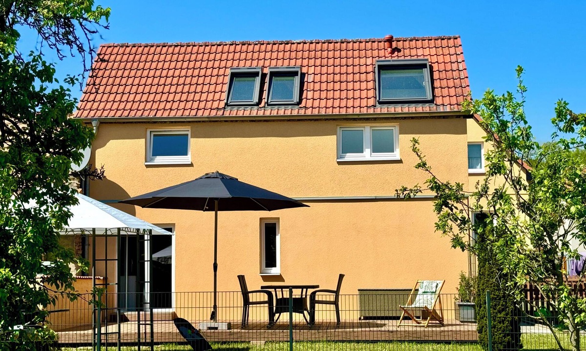 Werder House | High-quality vacation home near Potsdam, within walking distance of the water. Pet friendly!