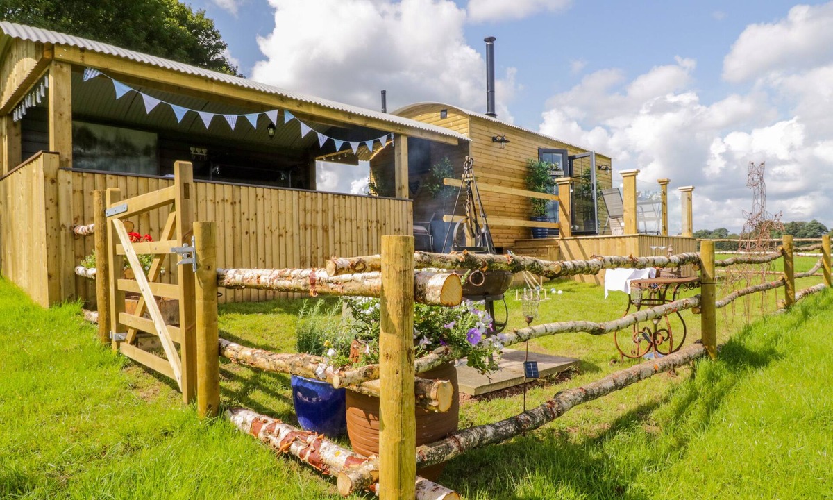 Hayton Cottage | HIGH RIGG SHEPHERD'S RETREAT, pet friendly in Brampton, Cumbria