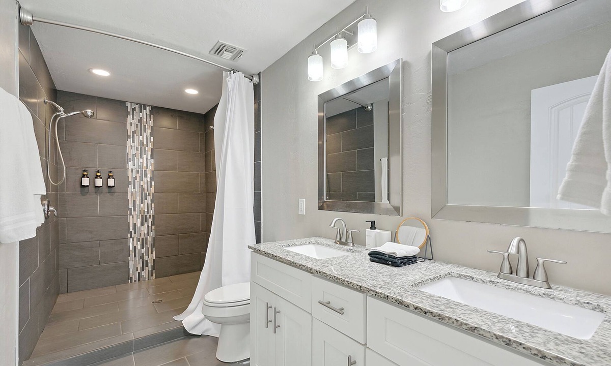 Mesa Grande House | High Speed Internet, Smart Monitor, Double Shower