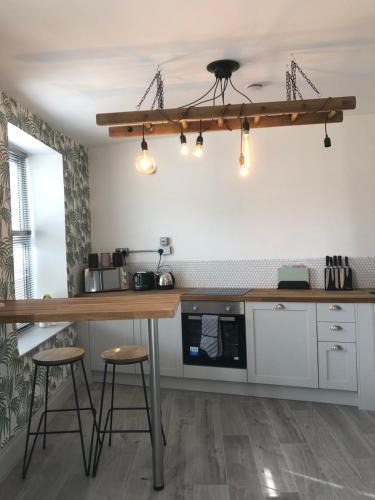Bont Newydd Apartment | High St. Hideout