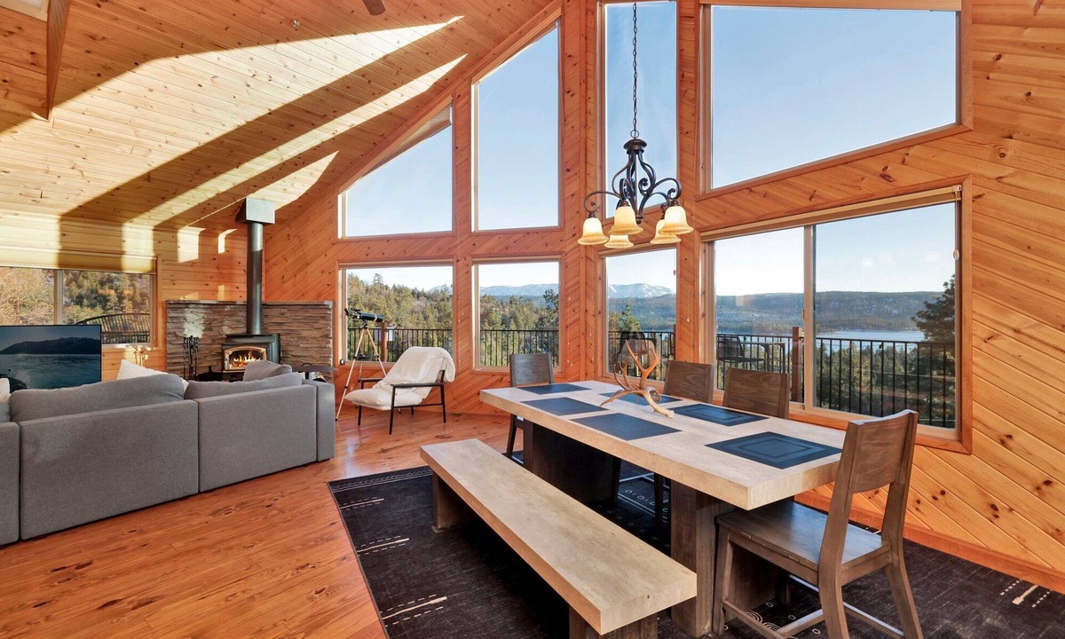 Fawnskin Cabin | High-Top Lakeview Chateau | Relaxing Modern Fawnskin Retreat