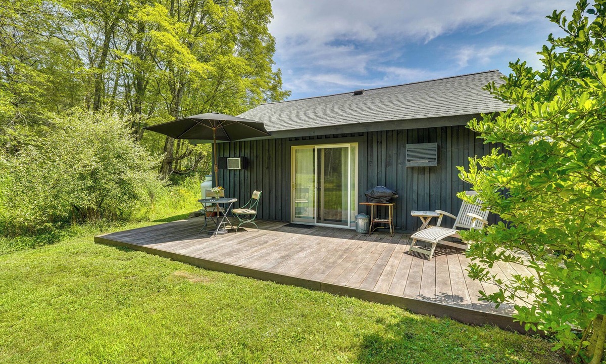 Highland Apartment | Highland 1850s Studio Barn on Sprawling 4.5 Acres!