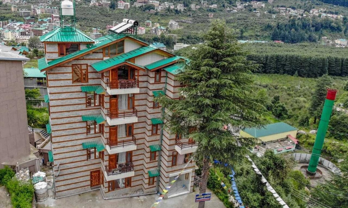 Manali Hotel | Highly rated and situated at beautiful location