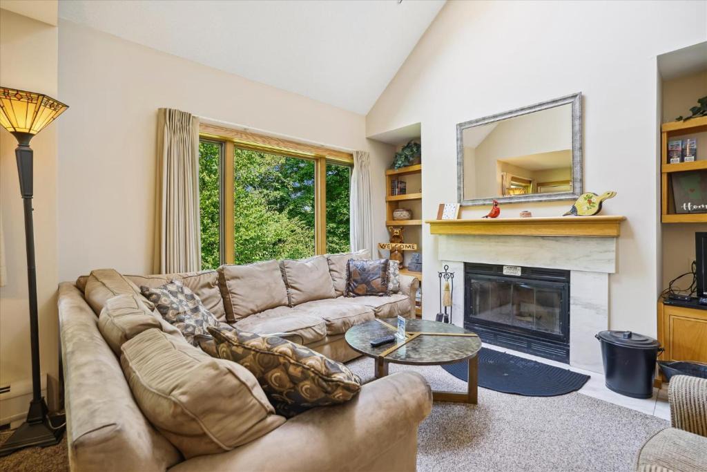 Killington House | Highridge J5B Spectacular 1 Bedroom Escape with fireplace, sauna & resort amenities
