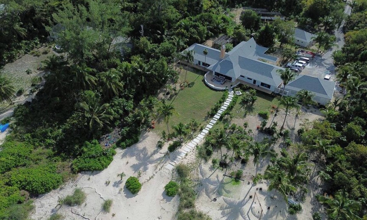 Winding Bay House | HighTide Villa | Private Beachfront Estate, Personal Chef, Butler & Chauffeur