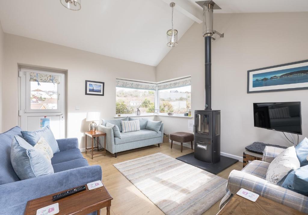 Mumbles House | Highview, extended 2 bedroom house, with view, near coast path