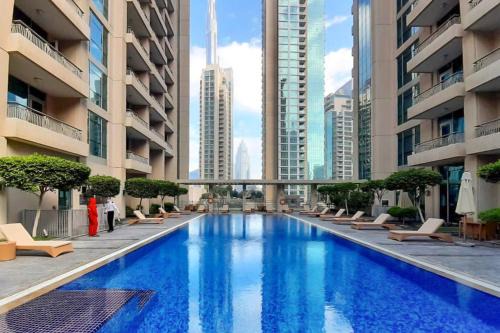 Downtown Dubai Apartment | HiGuests - Dazzling Apt With Panoramic View Near Burj Khalifa