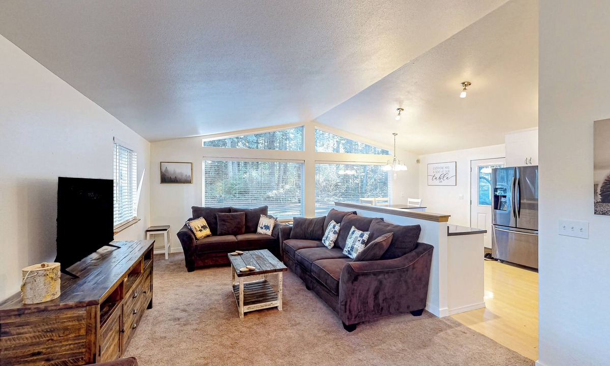 Pierce County Cottage | Hike, Golf & Fish: Outdoorsy Retereat Near Tacoma