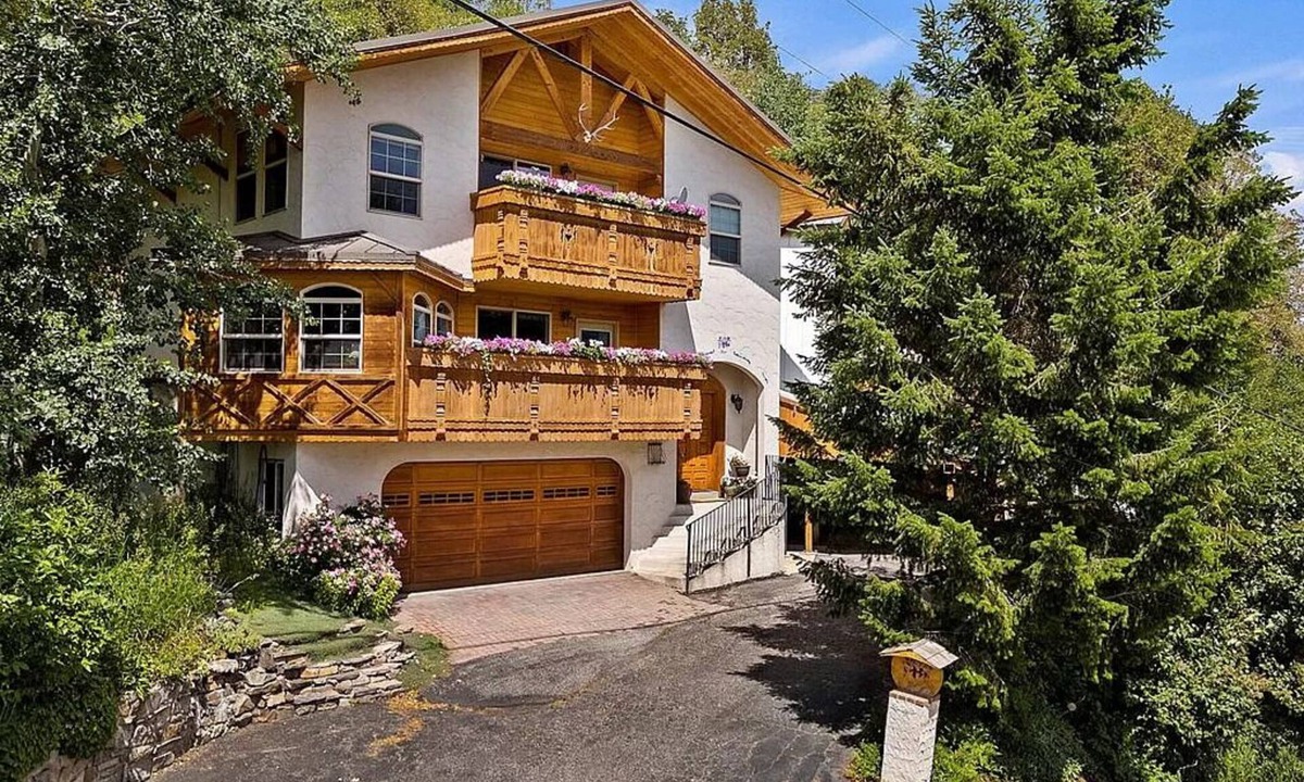 Eden Ski Chalet | Hike In/Hike Out Authentic German Bavarian Chalet
