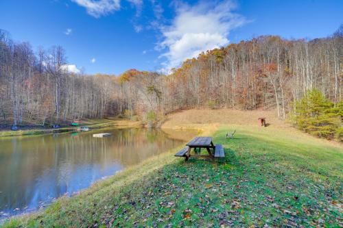Rosedale House | Hike & Picnic at Group Getaway in Rosedale!