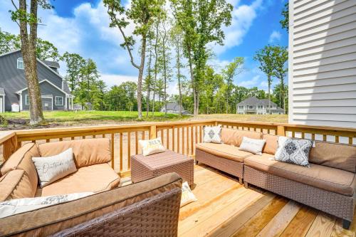 Jonas House | Hike, Sip & Ski: Spacious Poconos Home