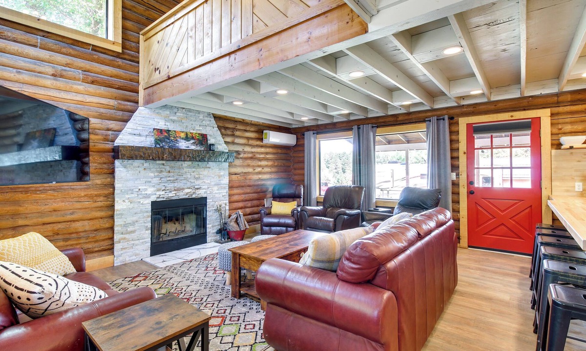 Clay Springs Cabin | Hike & Unwind Fireside: Peaceful Pinedale Cabin!