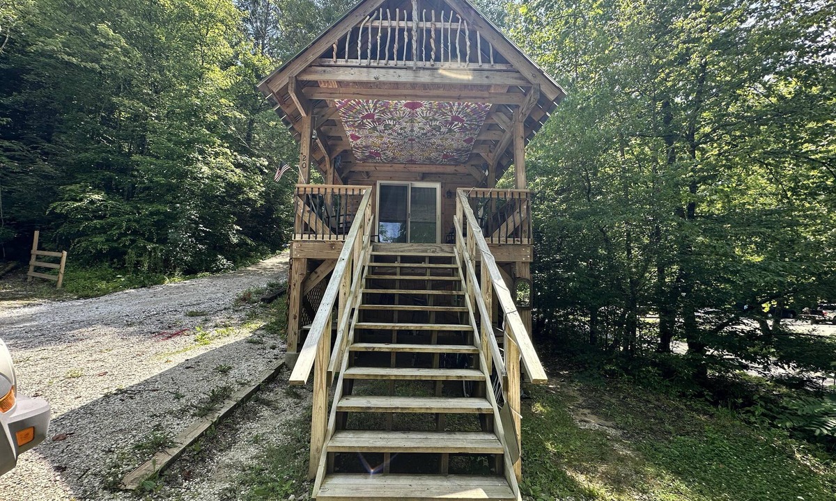 Stanton Cabin | Hikers Cabin on the "Gorge" loop with wi-fi and internet