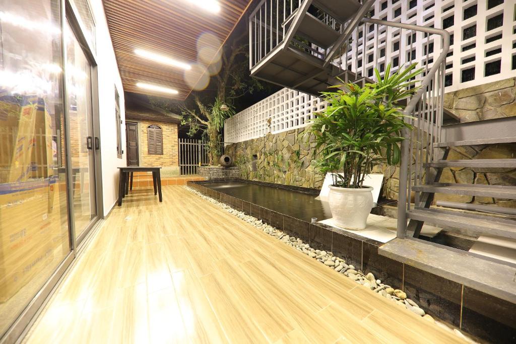 Thuy Xuan Hotel | Hill Bungalow