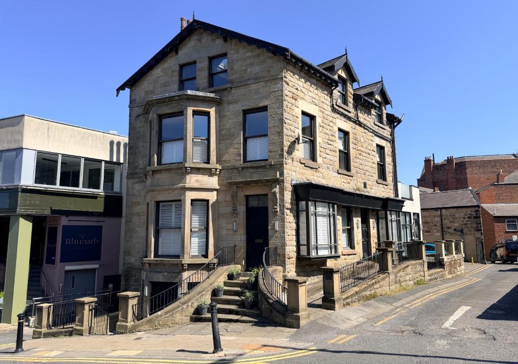 Harrogate City Centre Apartment | Hill House Luxury Central 2-Bedroom Apartment with Balcony & Free Parking, 2 x King Sized Beds