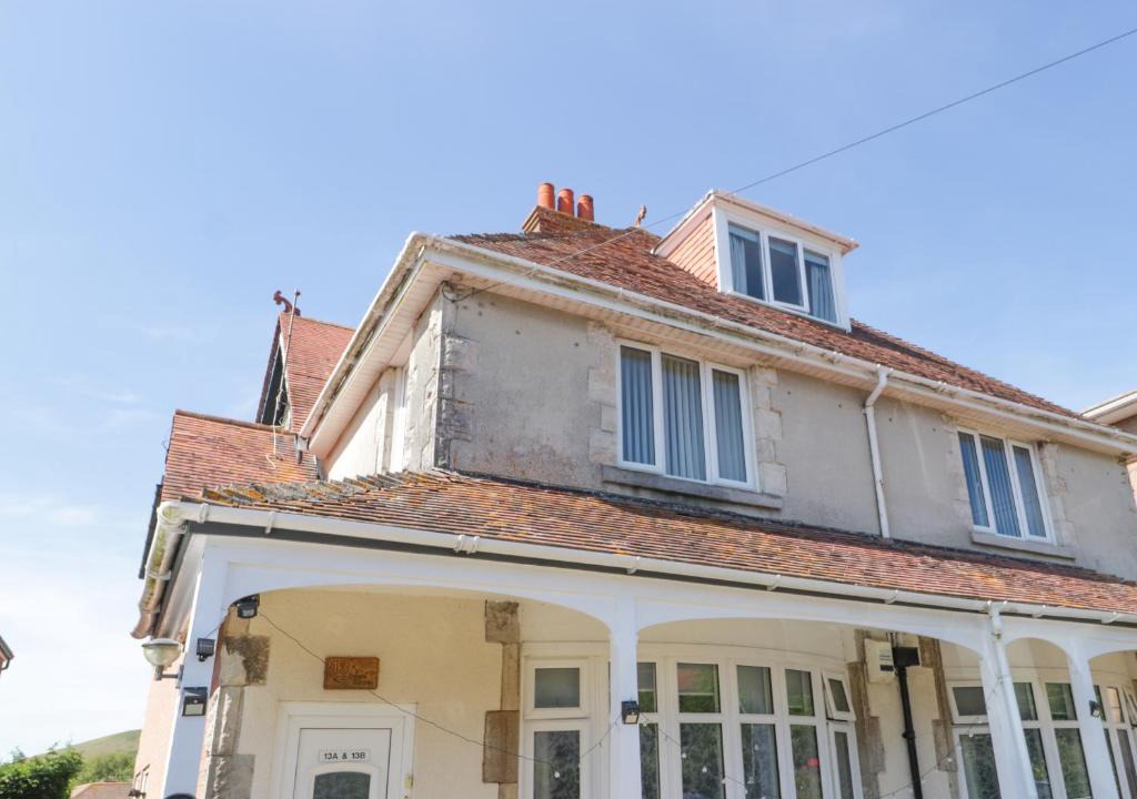 Swanage House | Hill View