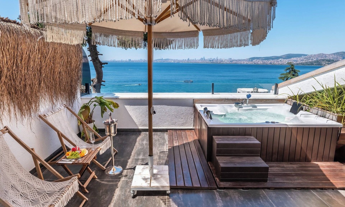 Adalar Hotel | Hillora Buyukada