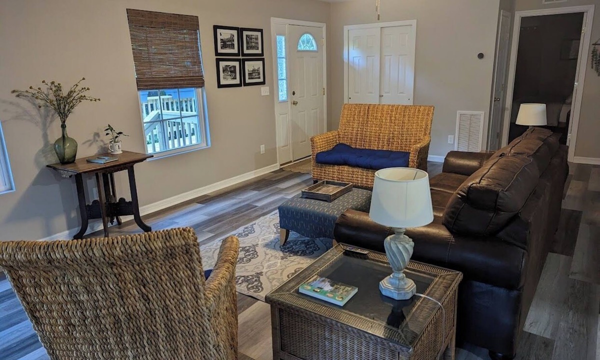 White Springs House | Hillside Abode in the Heart of Historic White Springs and the Suwannee River