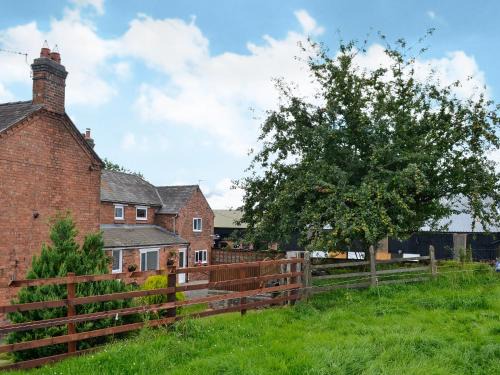 Overton-on-dee House | Hillside Cottage