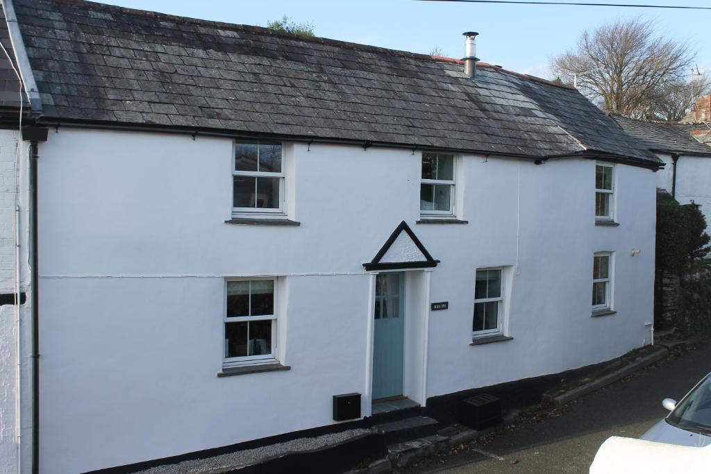 Egloshayle House | Hillside Cottage
