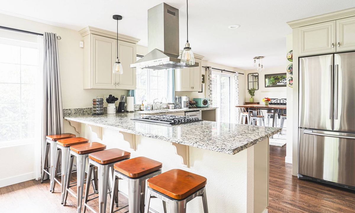 Squak Mountain House | Hillside Cottage w/Chef's Kitchen miles from Seattle