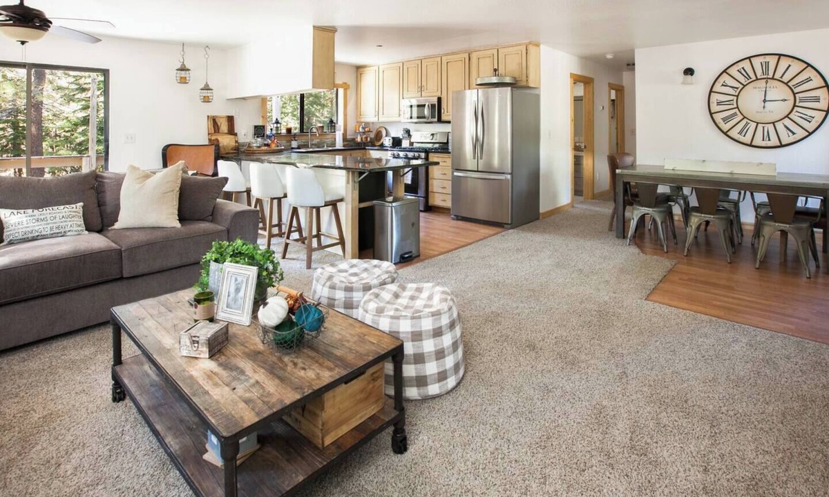 Truckee Cabin | Hillside Hideaway - Close to downtown Truckee