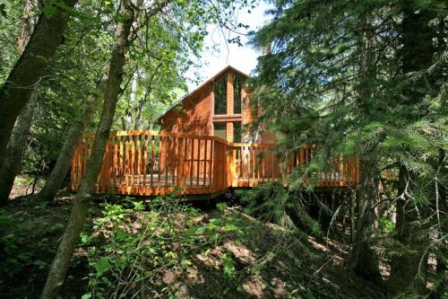 Sundance House | Hillside Hideaway - Hot Tub, Sauna, Kids loft